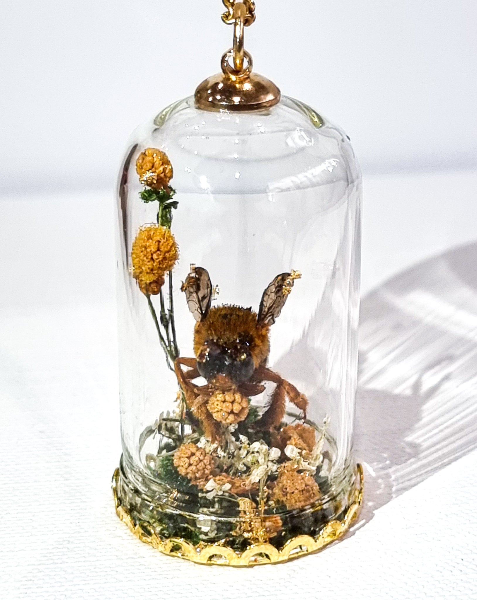 The Golden Bumbelina 🐝🌿💛🌼