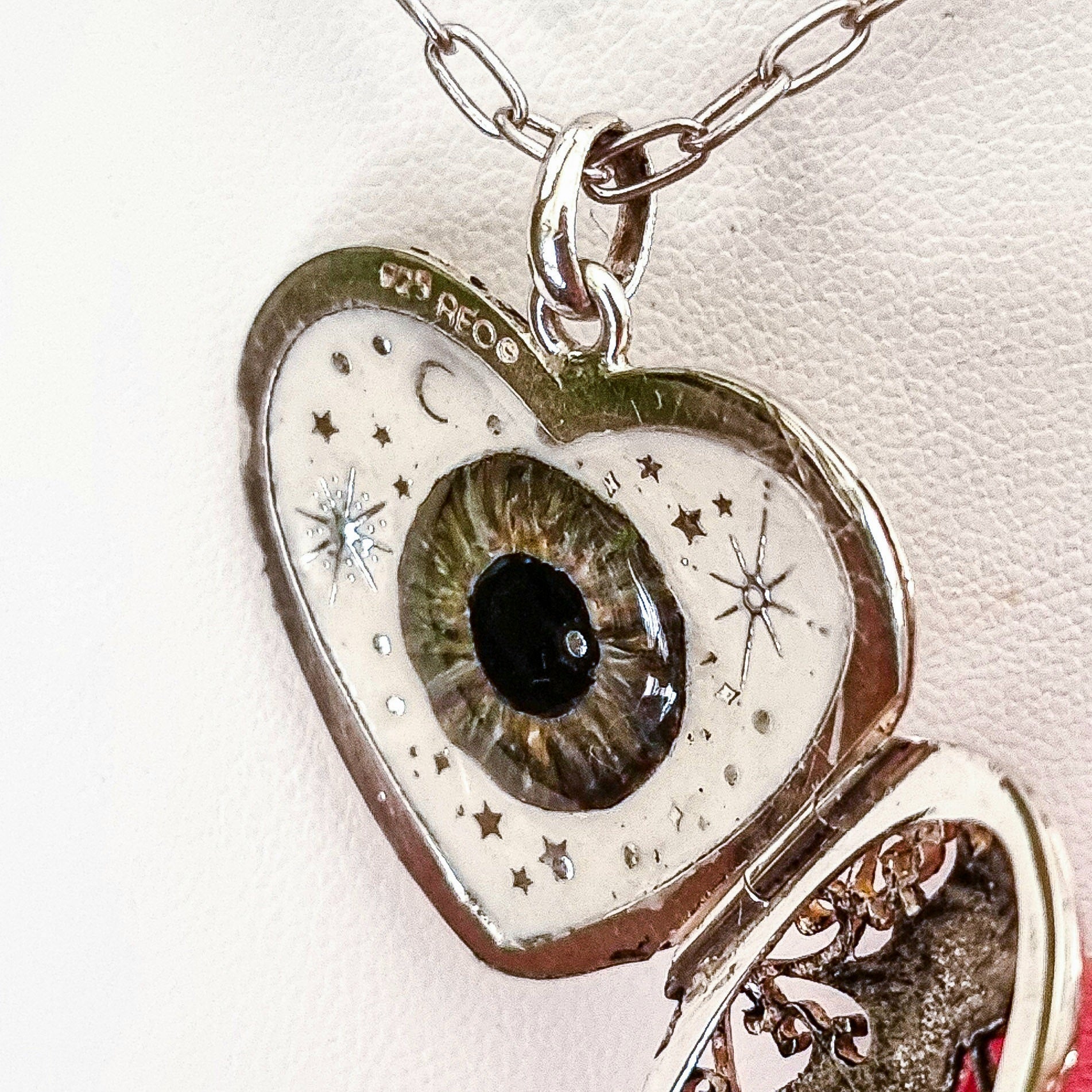 "Protego Amoris"  👁❤️🫶✨️ (Loves Protection)