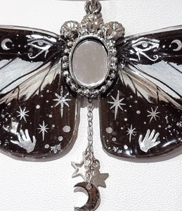 The Mirror Of Mysterium 🌜⭐️🫴💫
